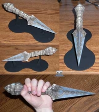 Uncharted 2: Among Thieves - Phurba Dagger Papercraft 秘境探險2