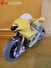 Yamaha YZR-M1 yellow摩托车。