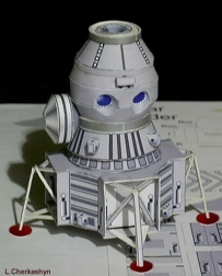 Lunar Expedition Module    (scale 1:96)