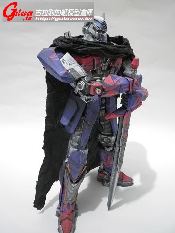 Optimus with sword_04.jpg