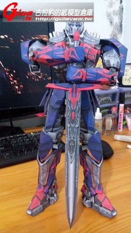 Optimus with sword_17.jpg