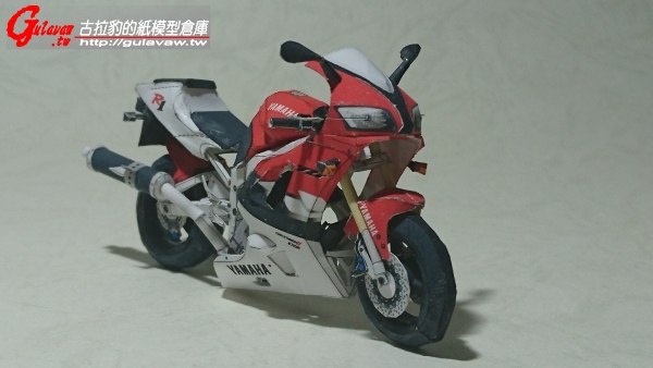 YZF-R1-2.JPG