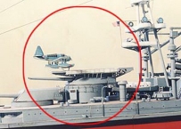 翠鳥機(含砲塔及彈射架) The Catapult And Kingfisher Floatplane