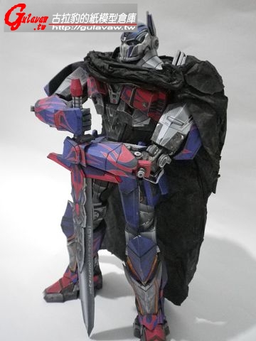 Optimus with sword_03.jpg