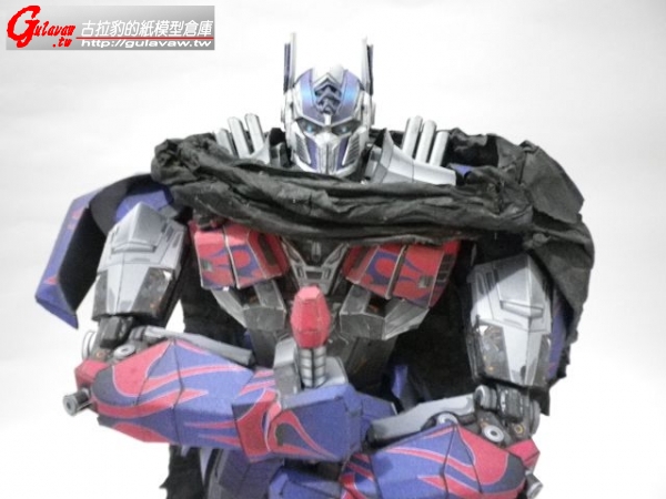 Optimus with sword_06.jpg