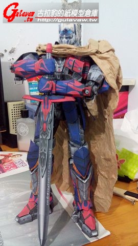 Optimus with sword_19.jpg